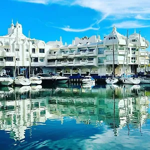 Puerto Marina Apartment